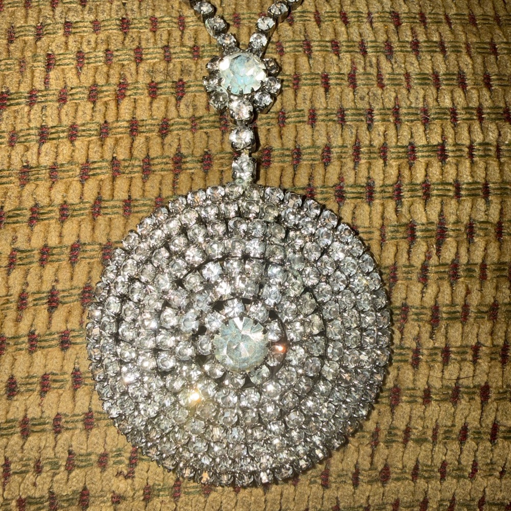 Rhinestone Round Pendant Necklace - Silver Tone